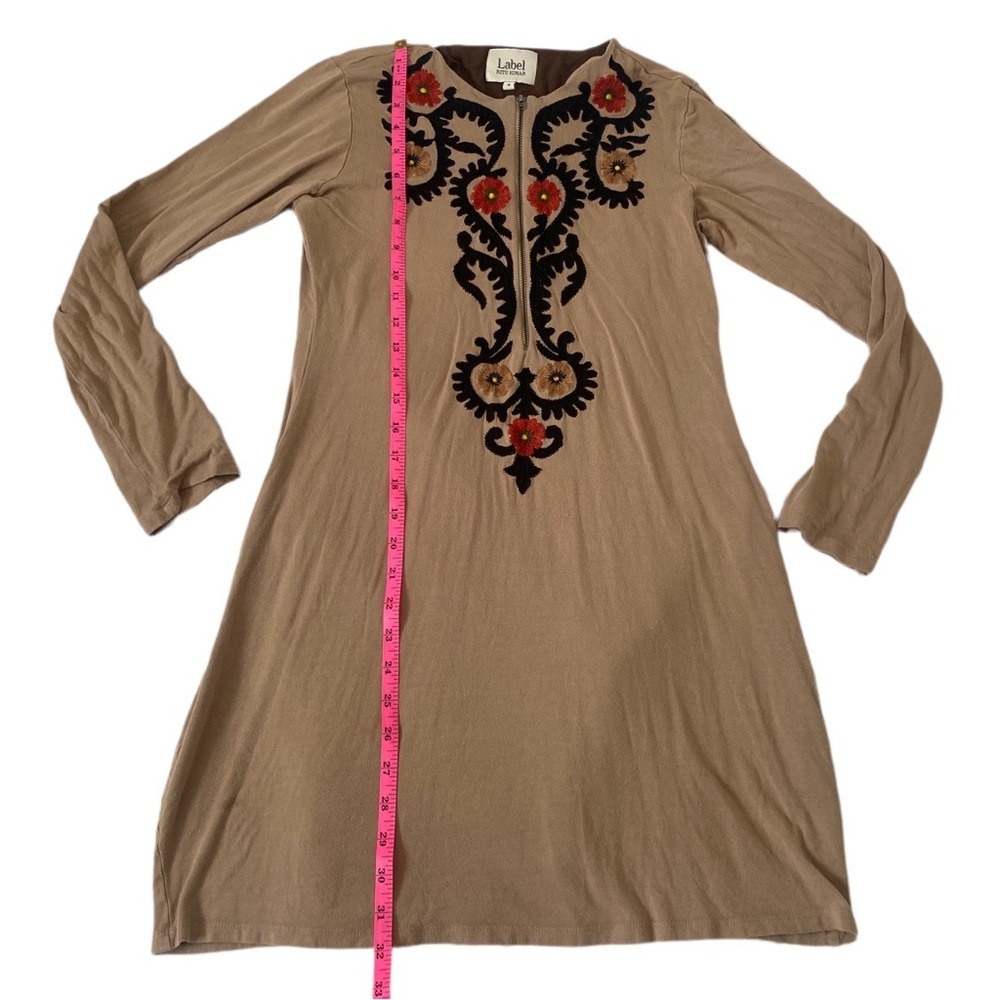Vintage Ritu Kumar Tan Long Sleeve Boho Dress Red and Black Embroidered Size 4 - Picture 9 of 11